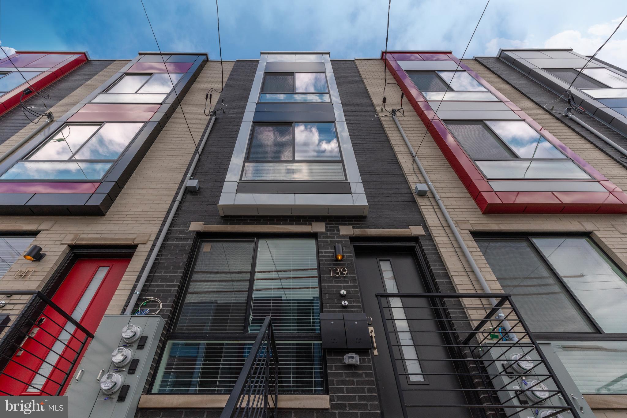 135 West Huntingdon Street, Unit 1 Philadelphia, PA 19133 - Photo 23 of 29 a view of a balcony