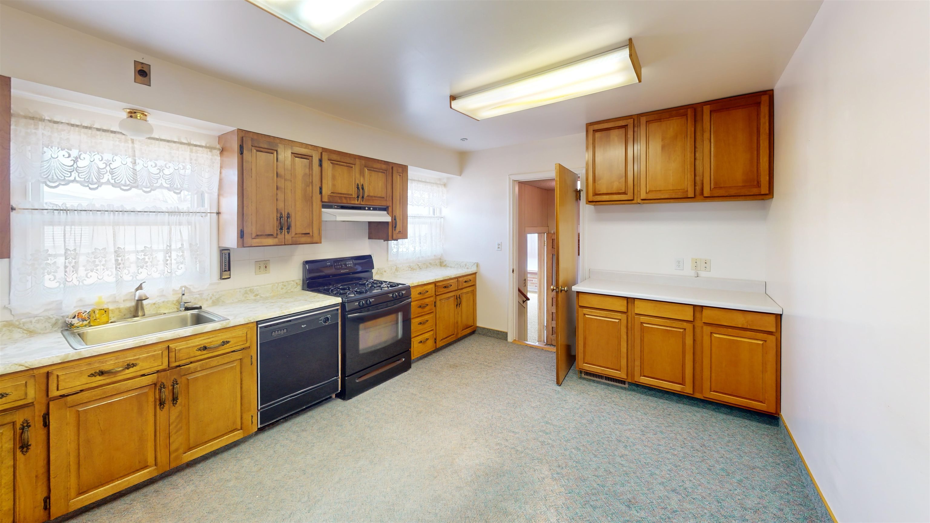 1739 Center Avenue Mitchell, NE 69357 - Photo 5 of 16