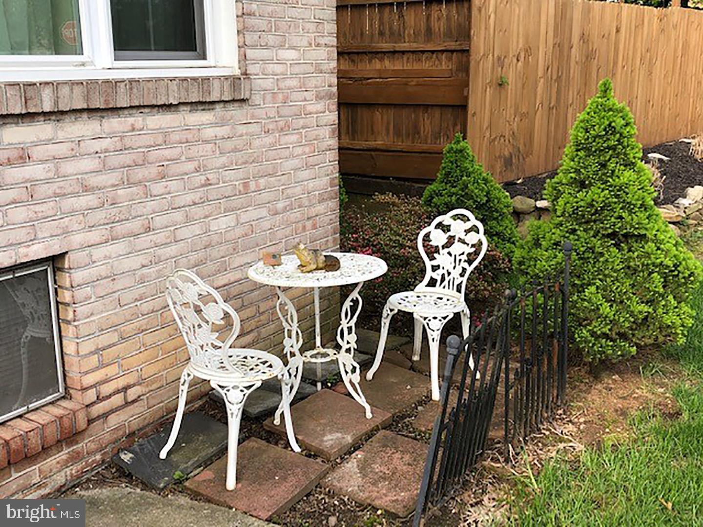 502 Wilson Place Reading, PA 19607 - Photo 2 of 24