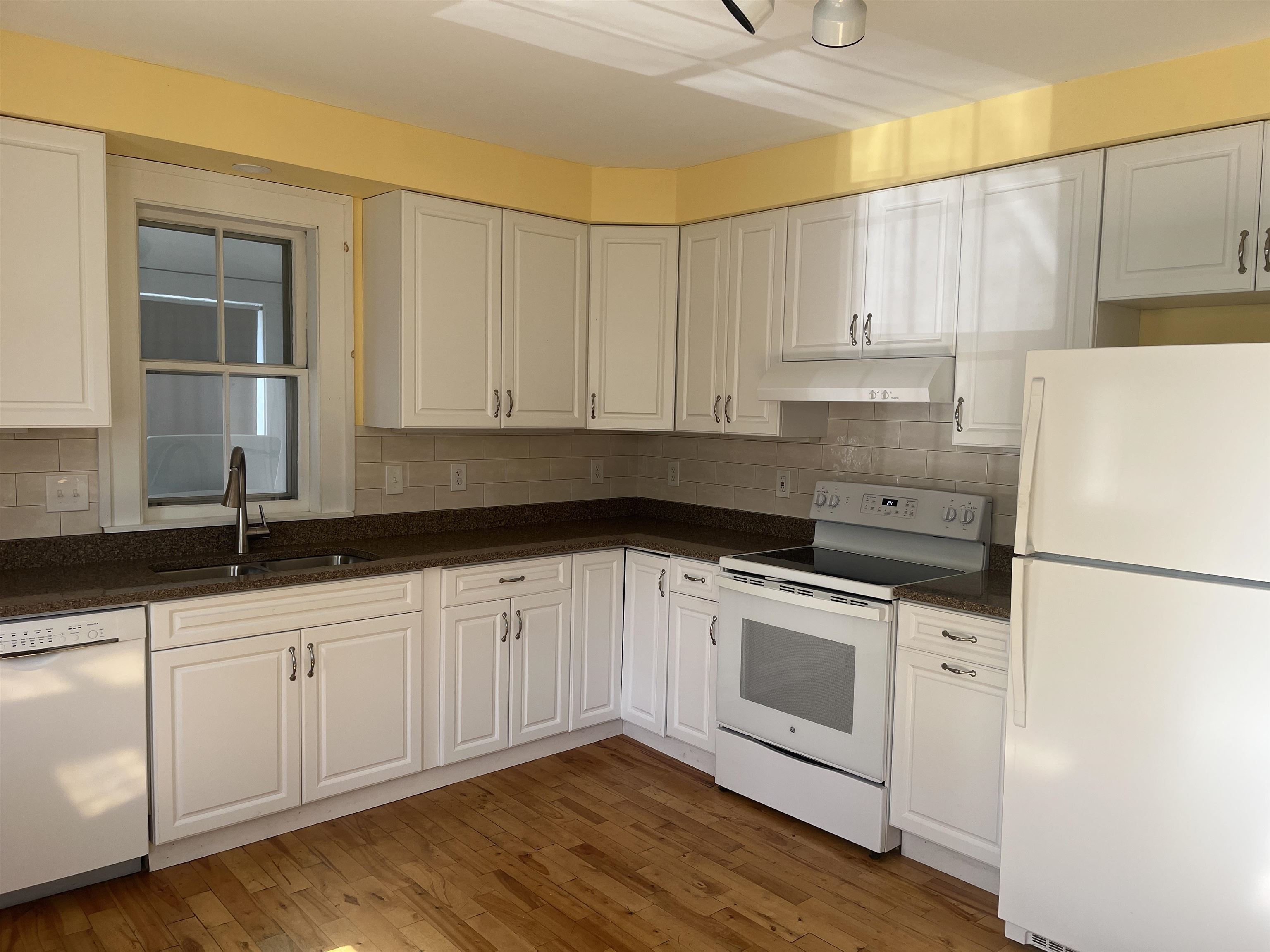 68 Passumpsic Avenue Hartford, VT 05088 - Photo 6 of 43