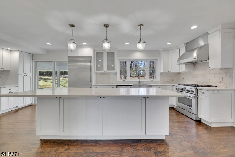 54 Robin Glen Road Watchung, NJ 07069 - Photo 17 of 42