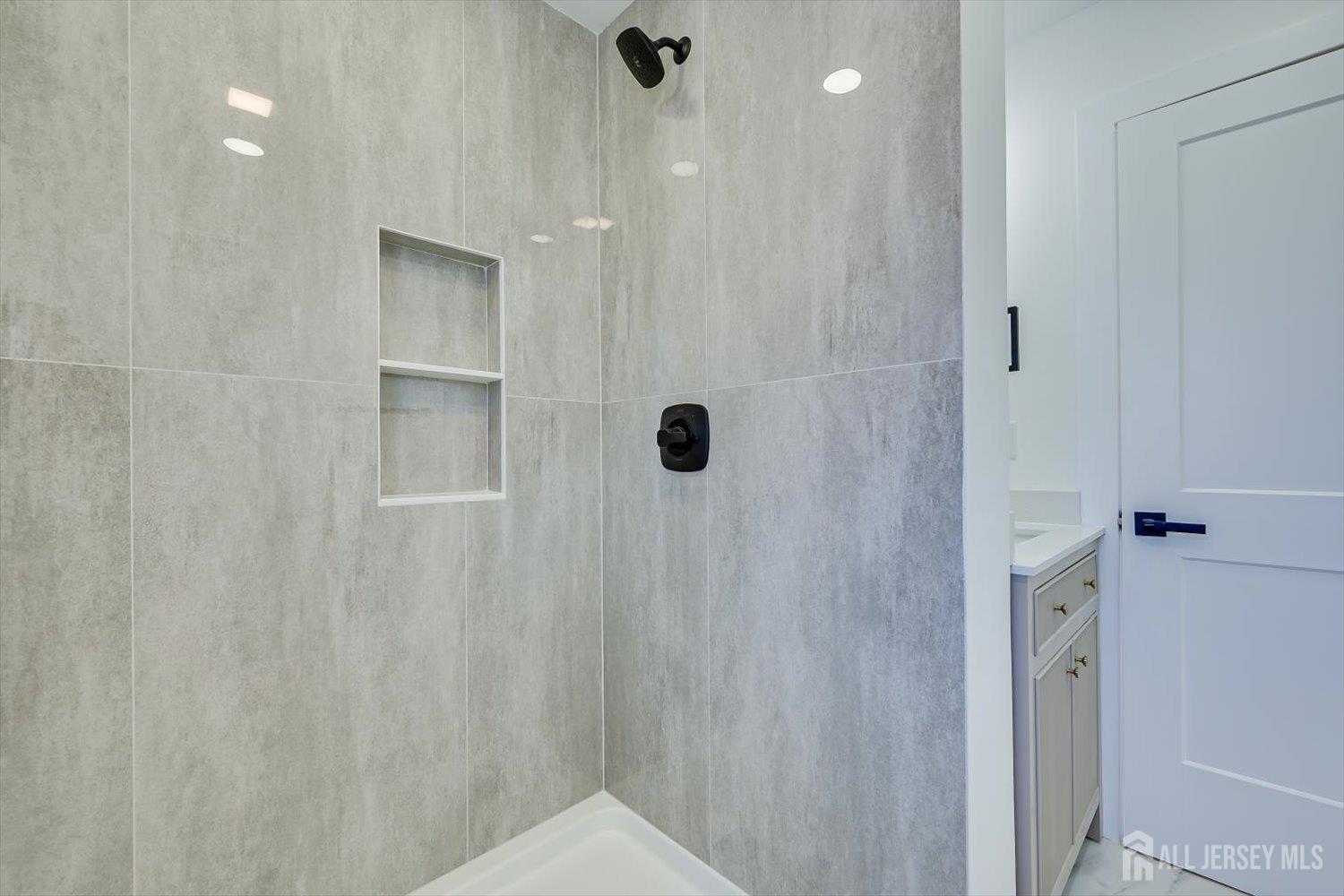 653 Huff Avenue Manville, NJ 08835 - Photo 19 of 27