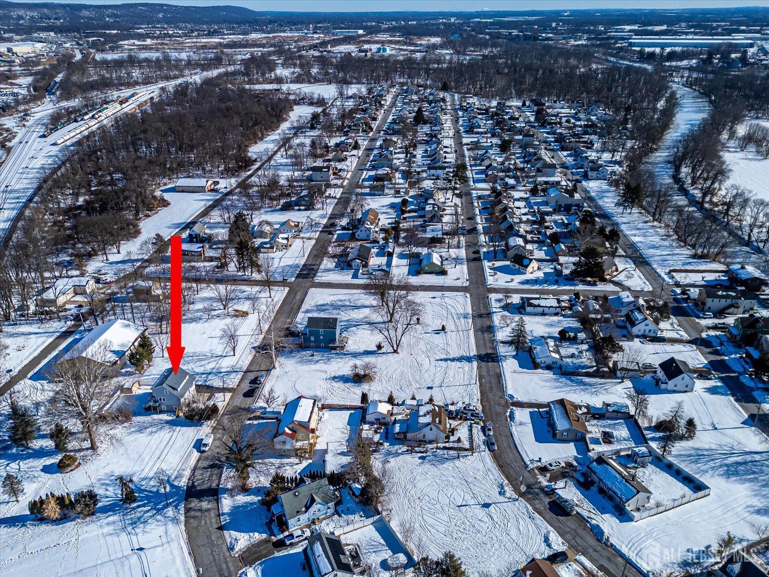 653 Huff Avenue Manville, NJ 08835 - Photo 3 of 27