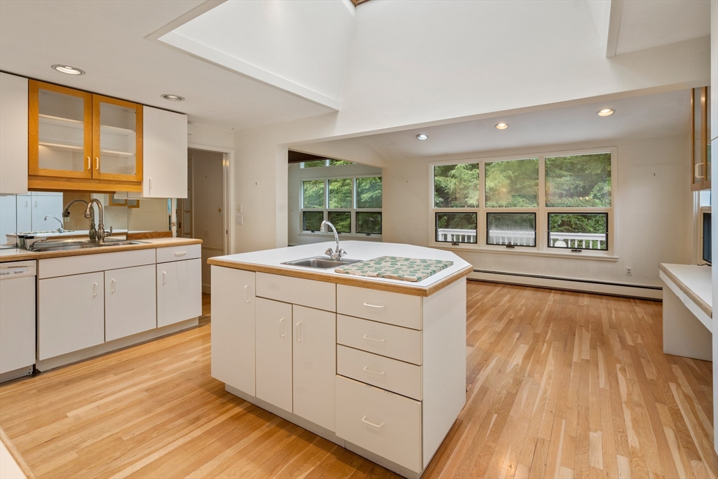 10 Radcliffe Road Weston, MA 02493 - Photo 22 of 41
