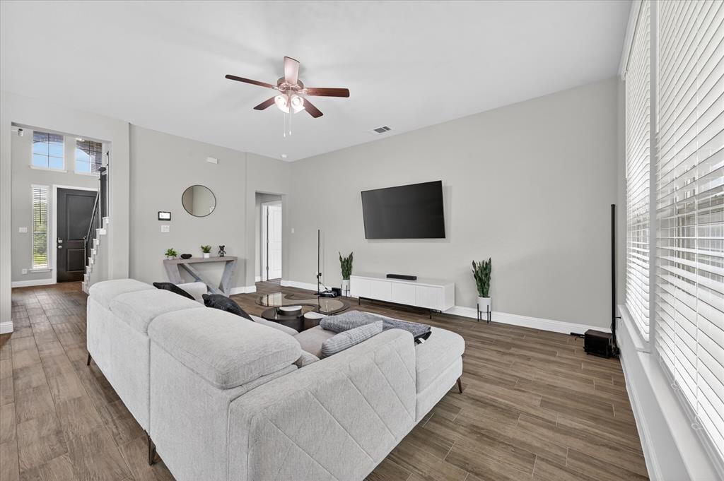3668 Walnut Rdg Drive Grand Prairie, TX 76065 - Photo 5 of 29