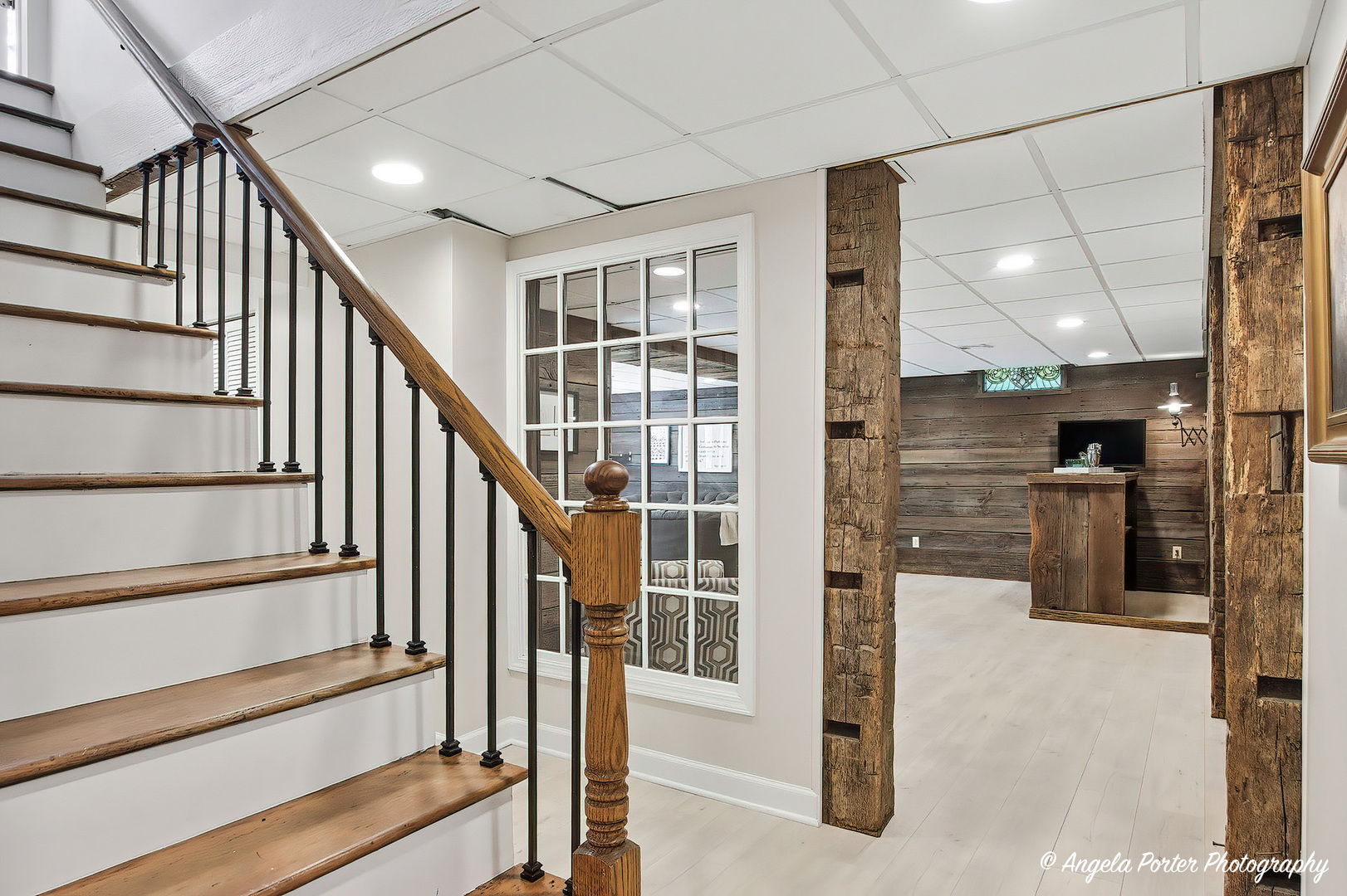 15 Willet Way Trout Valley, IL 60013 - Photo 27 of 61 a view of a hallway with wooden floor and staircase