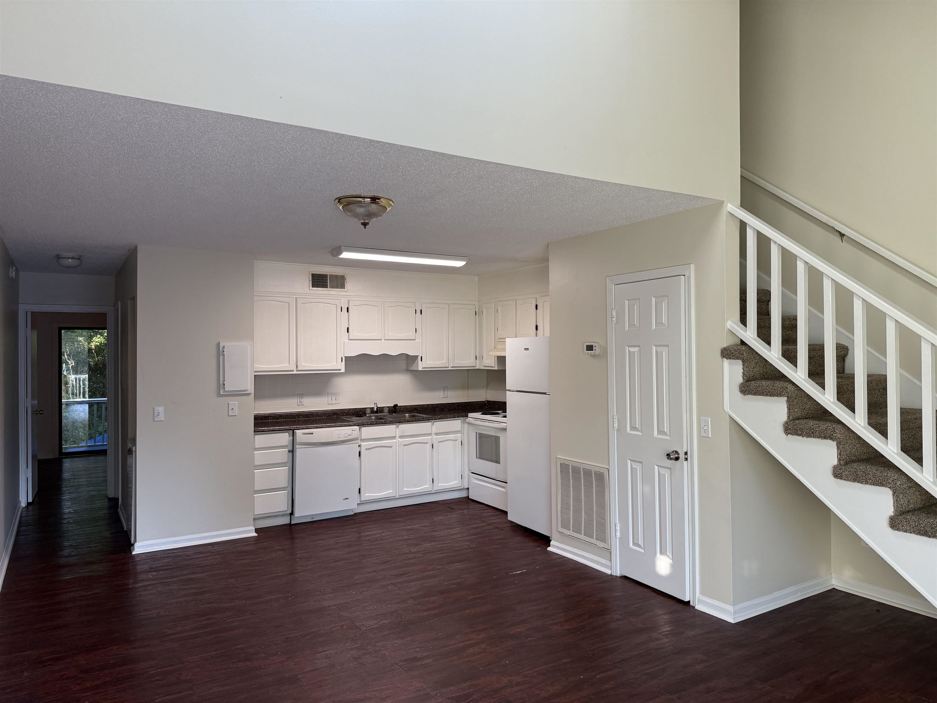 411 Cambridge Circle, Unit D5 Murrells Inlet, SC 29576 - Photo 2 of 10 Gallery Image 2
