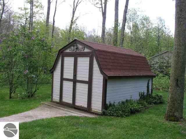 2769 Lake Ann Road Interlochen, MI 49643 - Photo 5 of 11 1716028-4.JPG