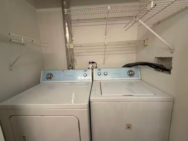 $2,500 | 8255 Skokie Boulevard, Unit 406, Skokie, IL 60077