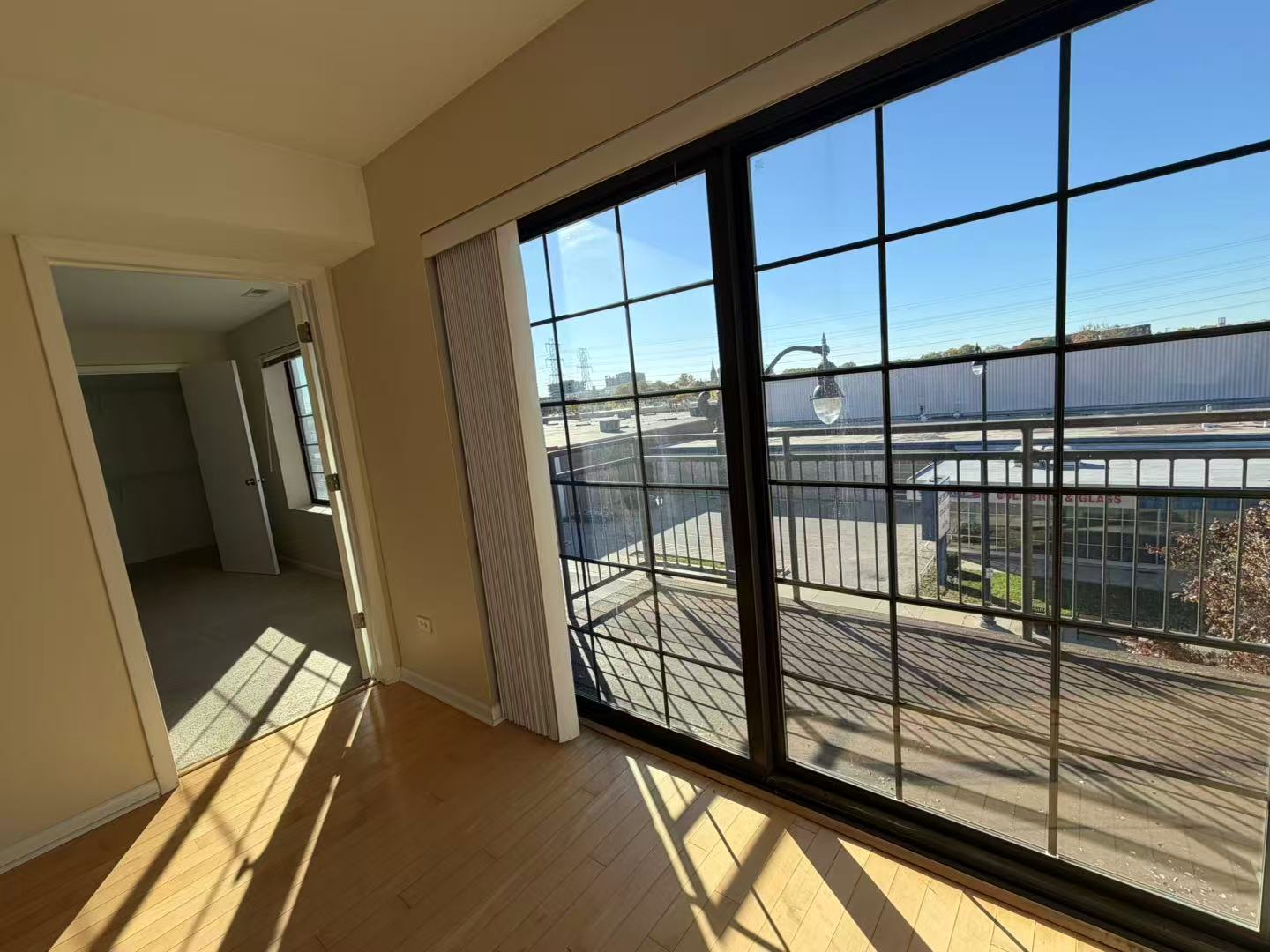 8255 Skokie Boulevard, Unit 406 Skokie, IL 60077 - Photo 7 of 16 a view of a interior of the house