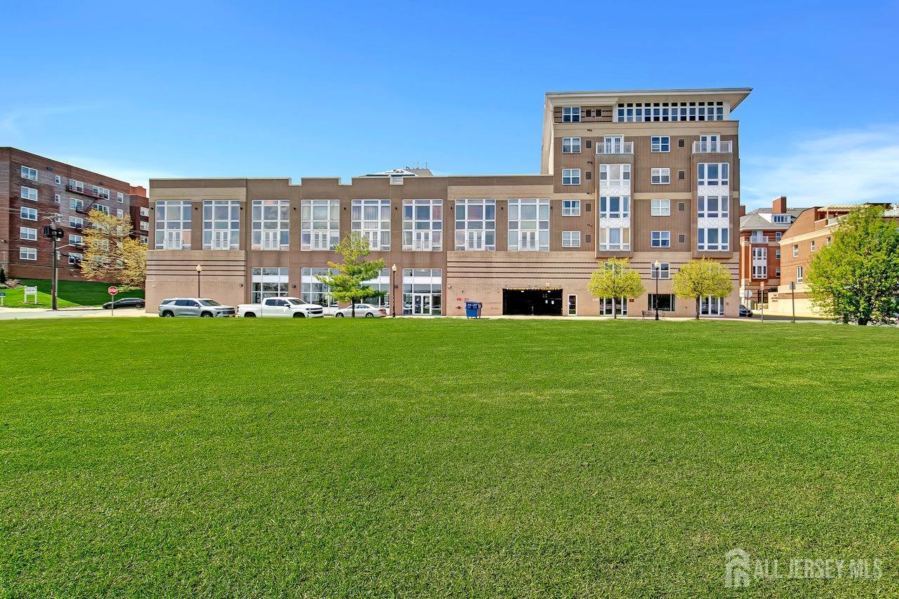 358 Rector Street, Unit 322 Perth Amboy, NJ 08861 - Photo 3 of 29