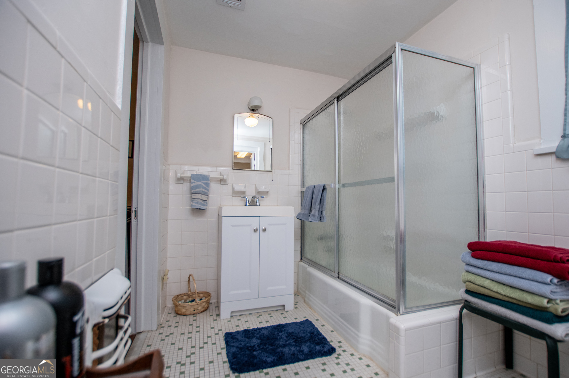 310 Kramer Street Carrollton, GA 30117 - Photo 53 of 99 a bathroom with a sink a toilet and shower