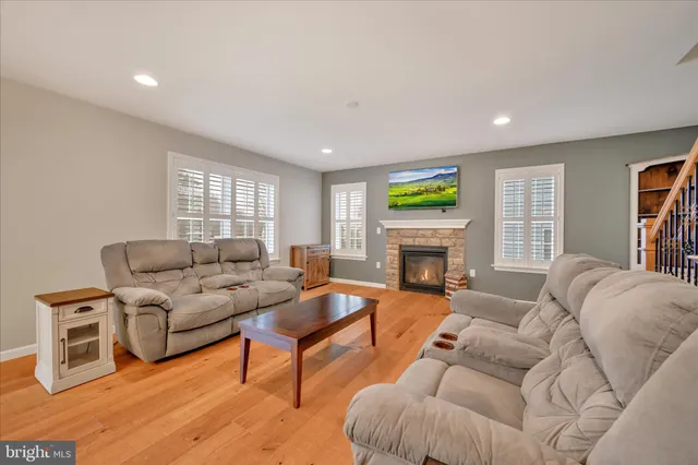 $474,900 | 109 James Drive, New Holland, PA 17557