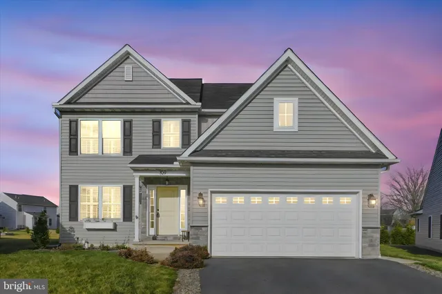 $474,900 | 109 James Drive, New Holland, PA 17557