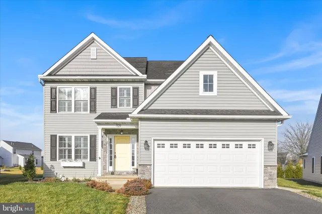 $474,900 | 109 James Drive, New Holland, PA 17557