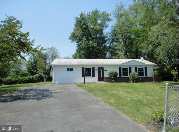 101 North Hickory Road Sterling, VA 20164 - Photo 12 of 19 Exterior (Front)