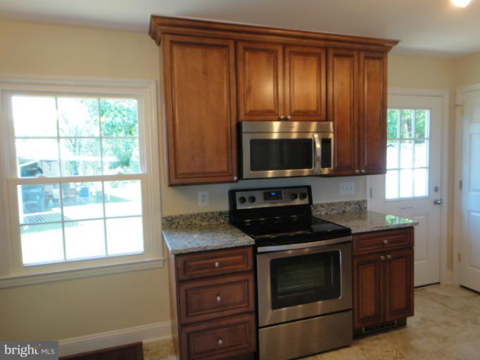 101 North Hickory Road Sterling, VA 20164 - Photo 16 of 19 Kitchen