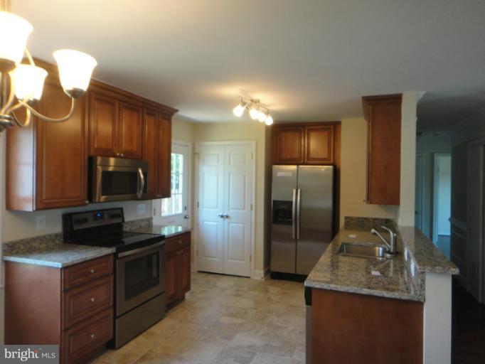 101 North Hickory Road Sterling, VA 20164 - Photo 19 of 19 Kitchen