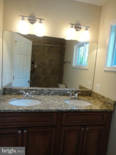 101 North Hickory Road Sterling, VA 20164 - Photo 6 of 19 Bath (Master)