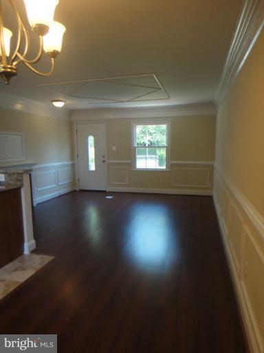 101 North Hickory Road Sterling, VA 20164 - Photo 8 of 19 Living Room