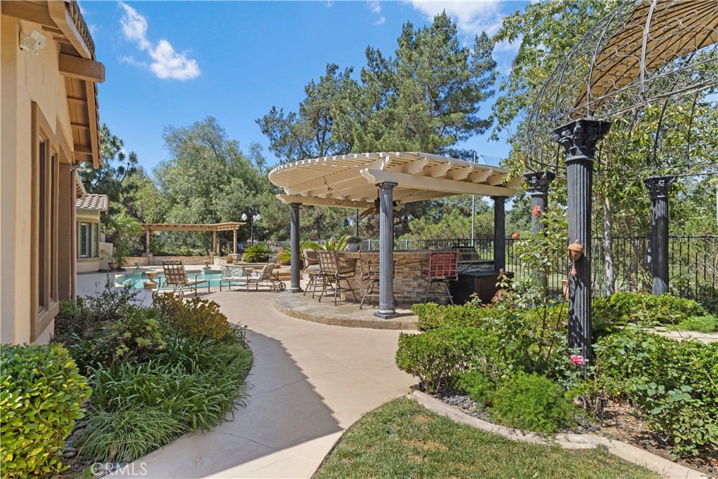 3349 Mendenaro Court Fallbrook, CA 92028 - Photo 3 of 72