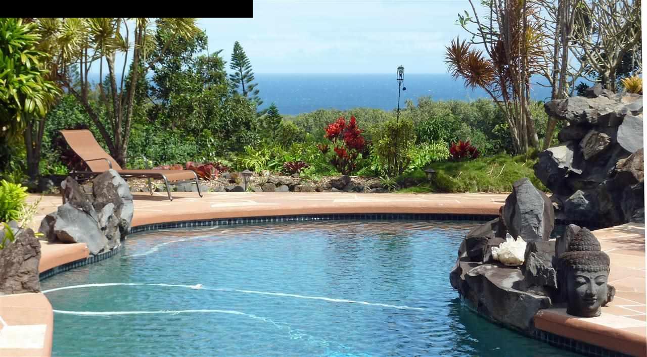 107 West Kuiaha Road Haiku, HI 96708 - Photo 8 of 20 a view of a terrace with sitting area