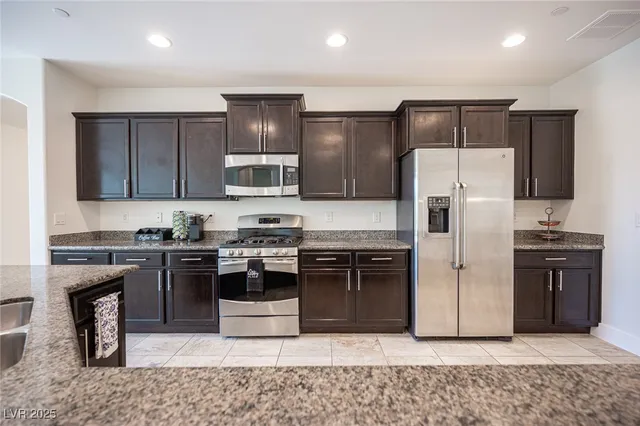 $634,999 | 1617 Meadow Bluffs Avenue, Henderson, NV 89014