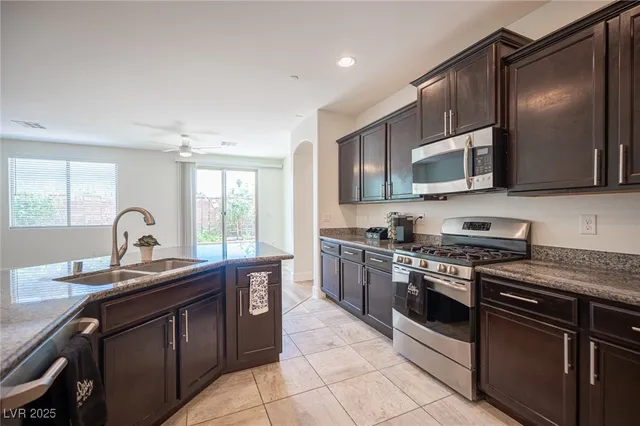 $634,999 | 1617 Meadow Bluffs Avenue, Henderson, NV 89014