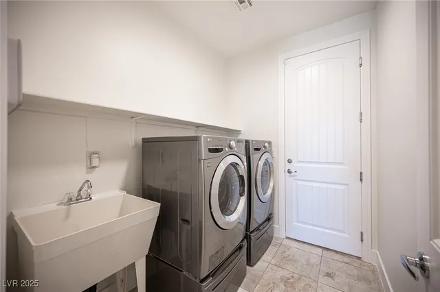 $634,999 | 1617 Meadow Bluffs Avenue, Henderson, NV 89014