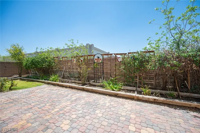 $634,999 | 1617 Meadow Bluffs Avenue, Henderson, NV 89014