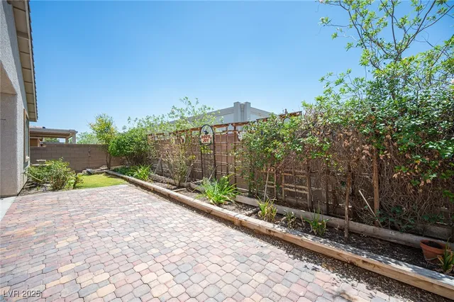 $634,999 | 1617 Meadow Bluffs Avenue, Henderson, NV 89014