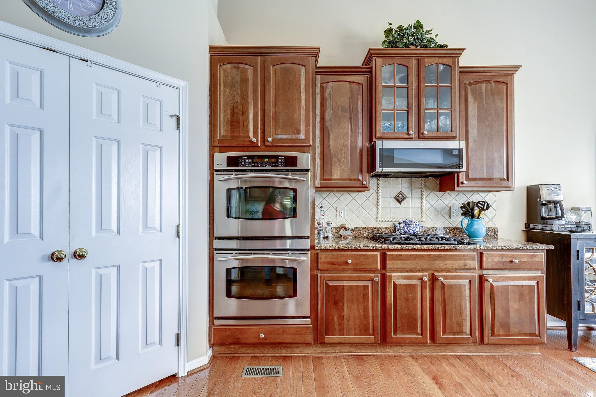 4645 Spring Run Road Warrenton, VA 20187 - Photo 14 of 61 Kitchen w/Double ovens