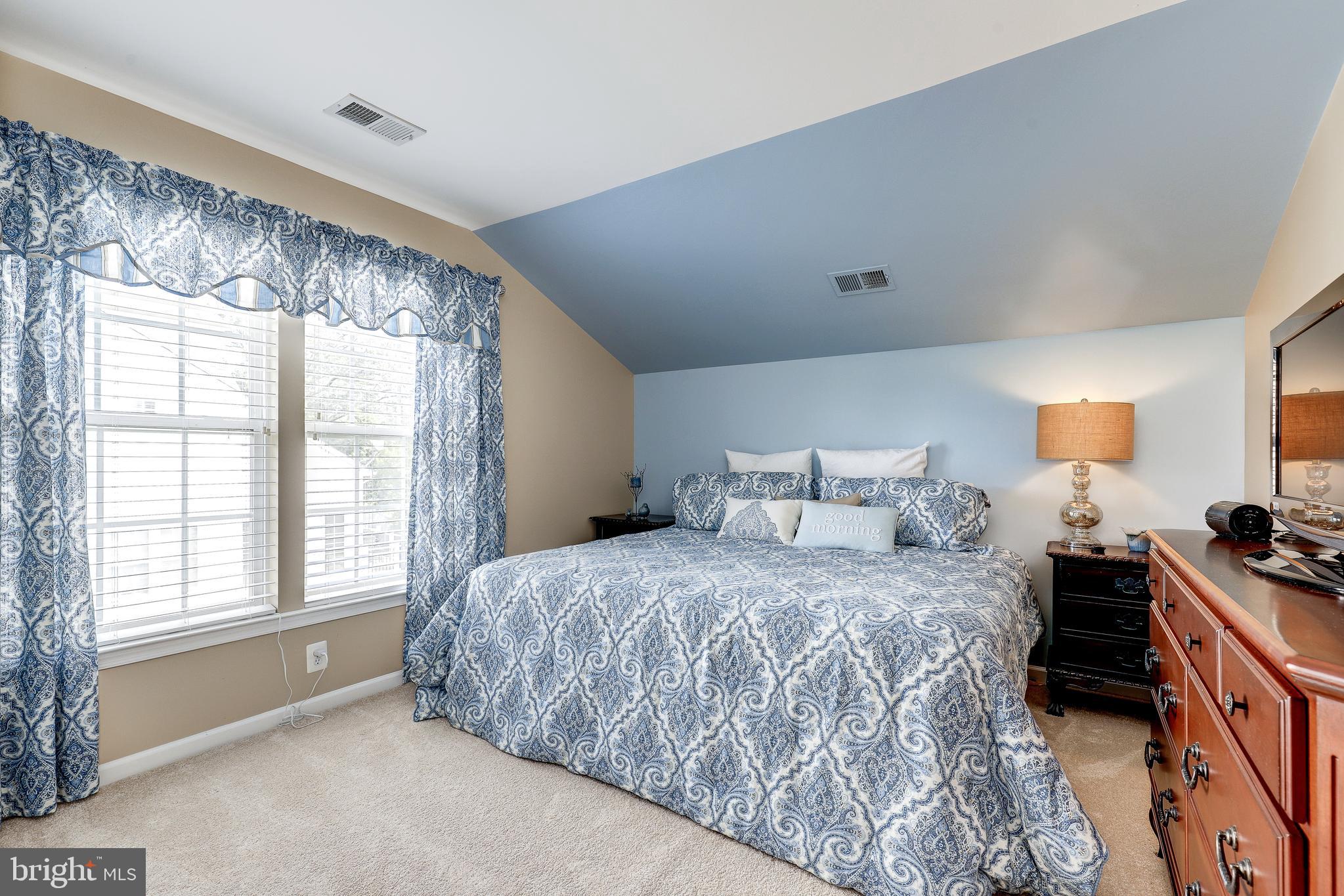 4645 Spring Run Road Warrenton, VA 20187 - Photo 36 of 61 4th Very large Bedroom upstairs