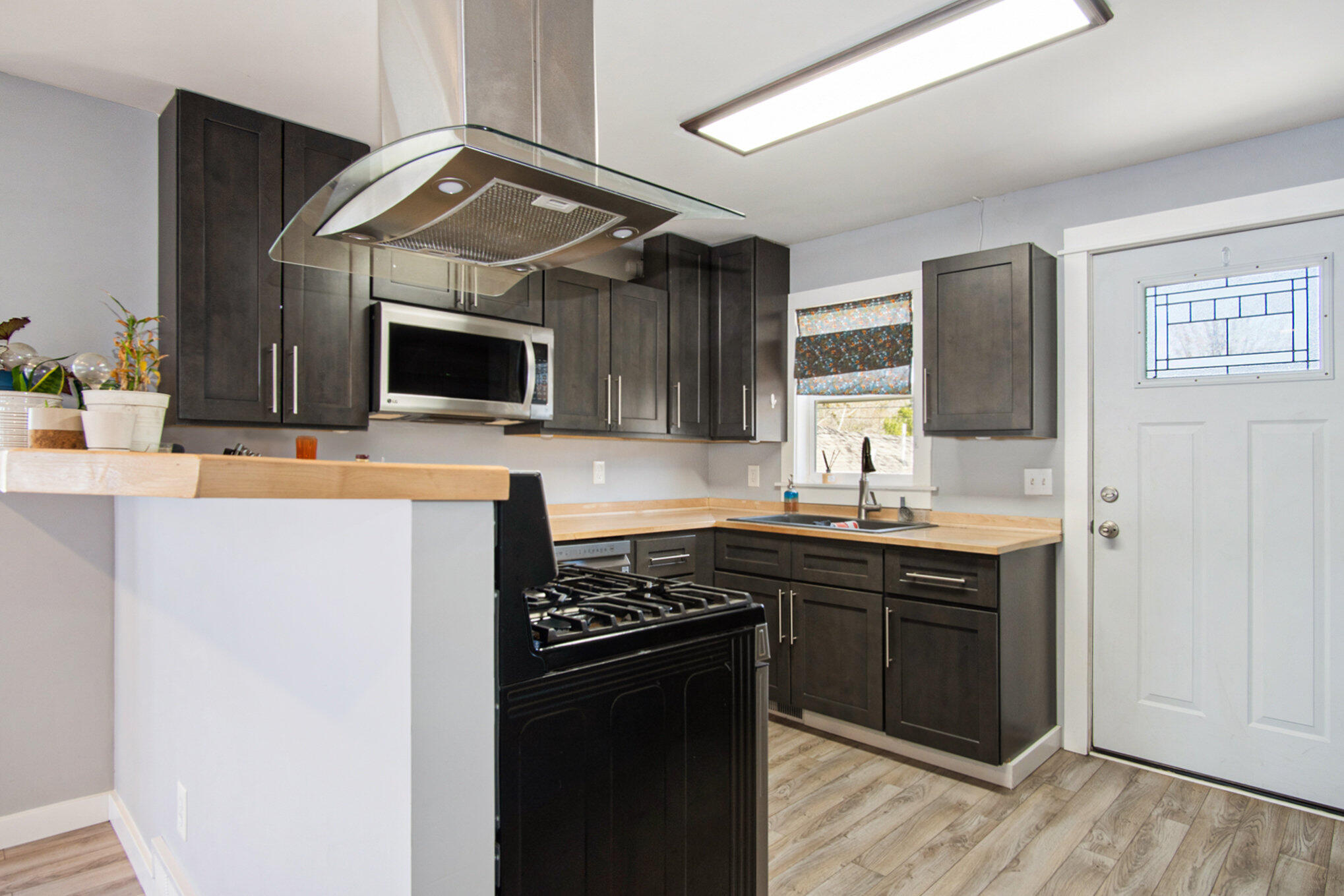 6117 Hubbard Road Muskegon, MI 49442 - Photo 4 of 50 017_dsc02088