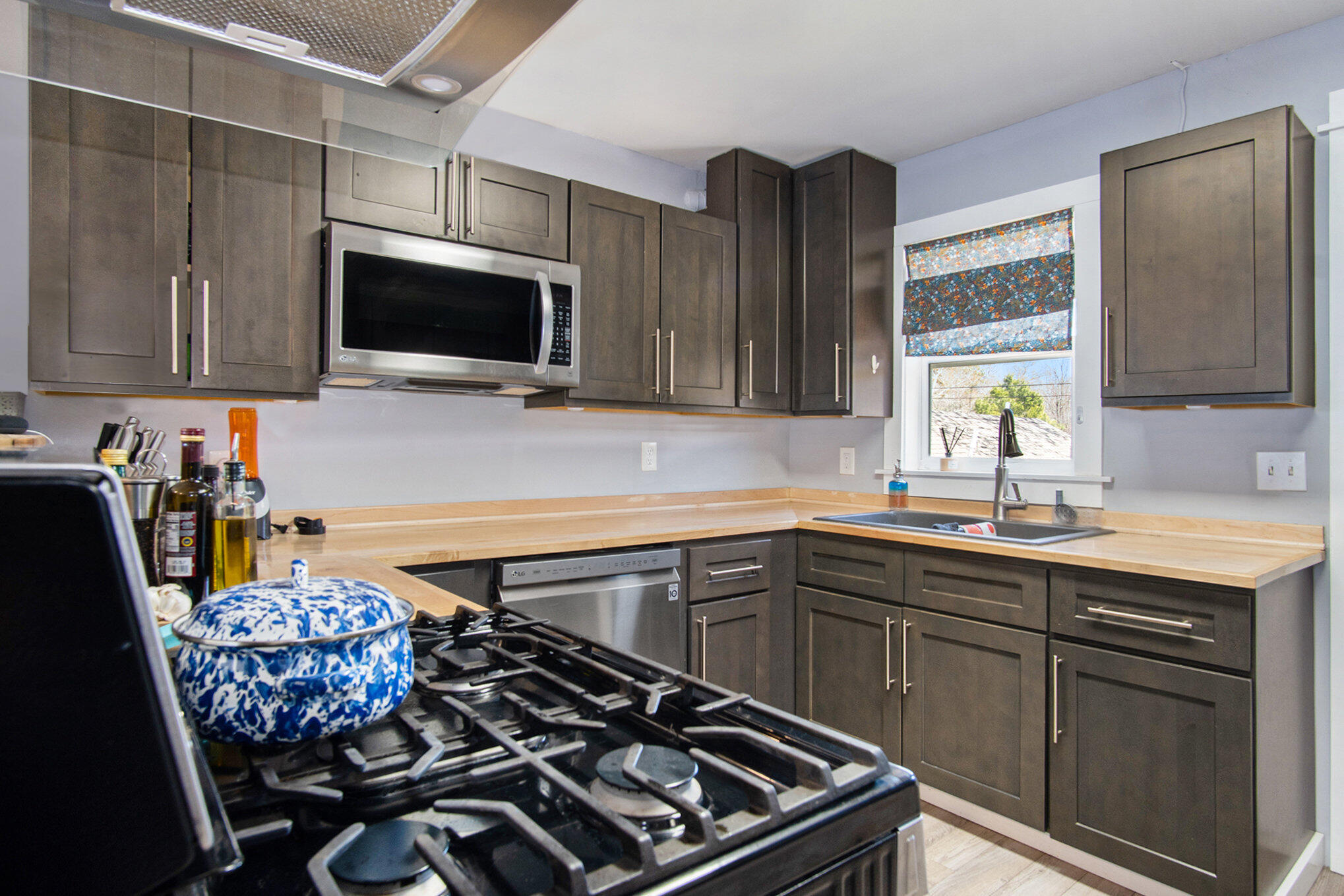 6117 Hubbard Road Muskegon, MI 49442 - Photo 5 of 50 018_dsc02090