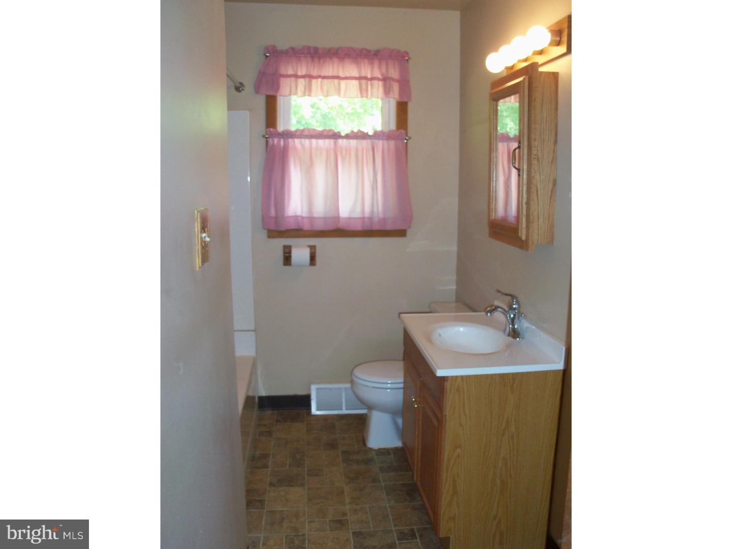 611 Cornwall Road Sewell, NJ 08080 - Photo 9 of 15