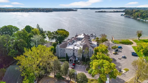 $449,900 | 2670 Commerce Boulevard, Unit 202, Mound, MN 55364