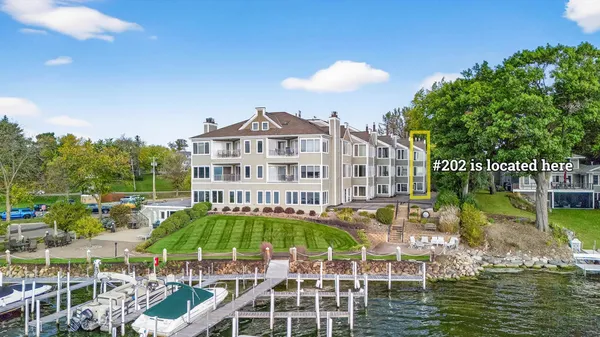 $449,900 | 2670 Commerce Boulevard, Unit 202, Mound, MN 55364