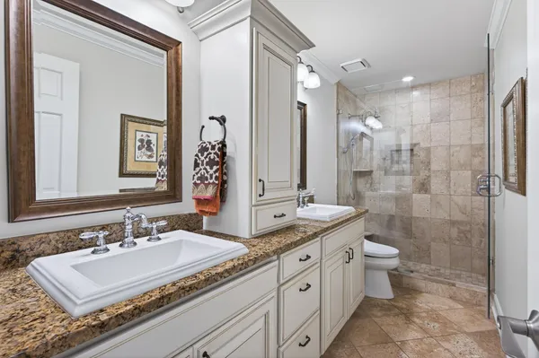 $449,900 | 2670 Commerce Boulevard, Unit 202, Mound, MN 55364