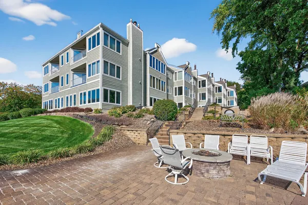 $449,900 | 2670 Commerce Boulevard, Unit 202, Mound, MN 55364