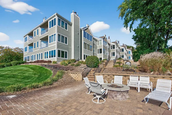 $449,900 | 2670 Commerce Boulevard, Unit 202, Mound, MN 55364