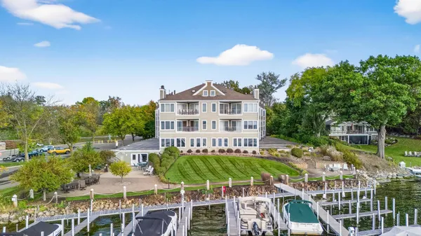 $449,900 | 2670 Commerce Boulevard, Unit 202, Mound, MN 55364