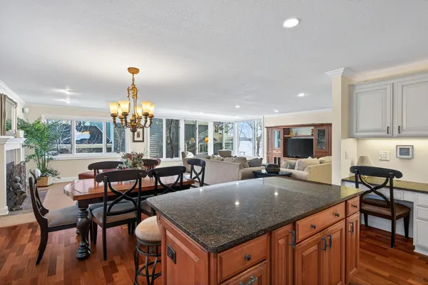 $449,900 | 2670 Commerce Boulevard, Unit 202, Mound, MN 55364