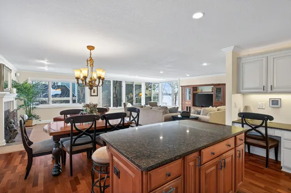 $449,900 | 2670 Commerce Boulevard, Unit 202, Mound, MN 55364