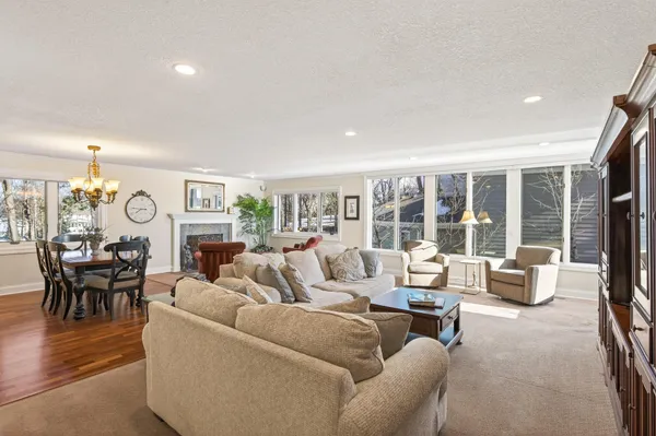 $449,900 | 2670 Commerce Boulevard, Unit 202, Mound, MN 55364