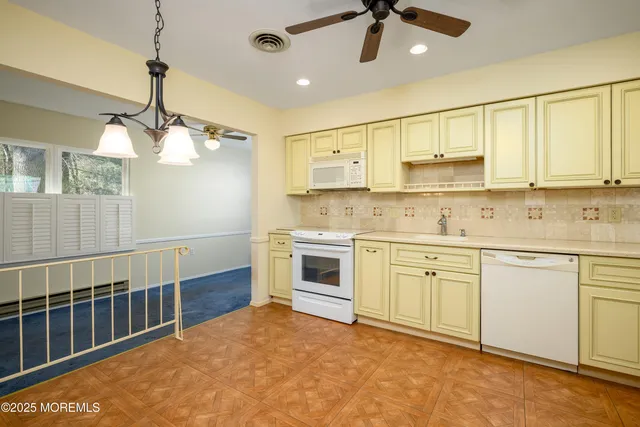 $350,000 | 25 Dartmouth Street, Unit 61, Whiting, NJ 08759