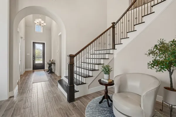 a view of a kitchen and dining room