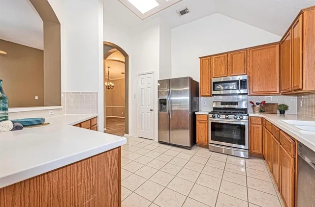 $2,400 | 3503 Darby Court, Pearland, TX 77584