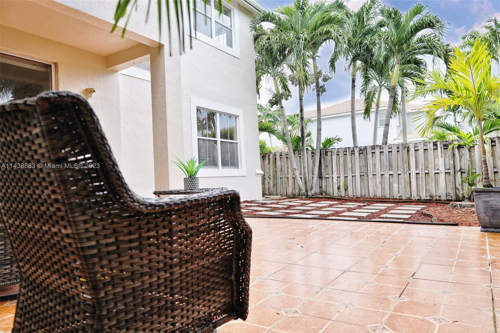 301 Southwest 87th Path Miami, FL 33174 - Photo 4 of 22 a view of entryway of a house