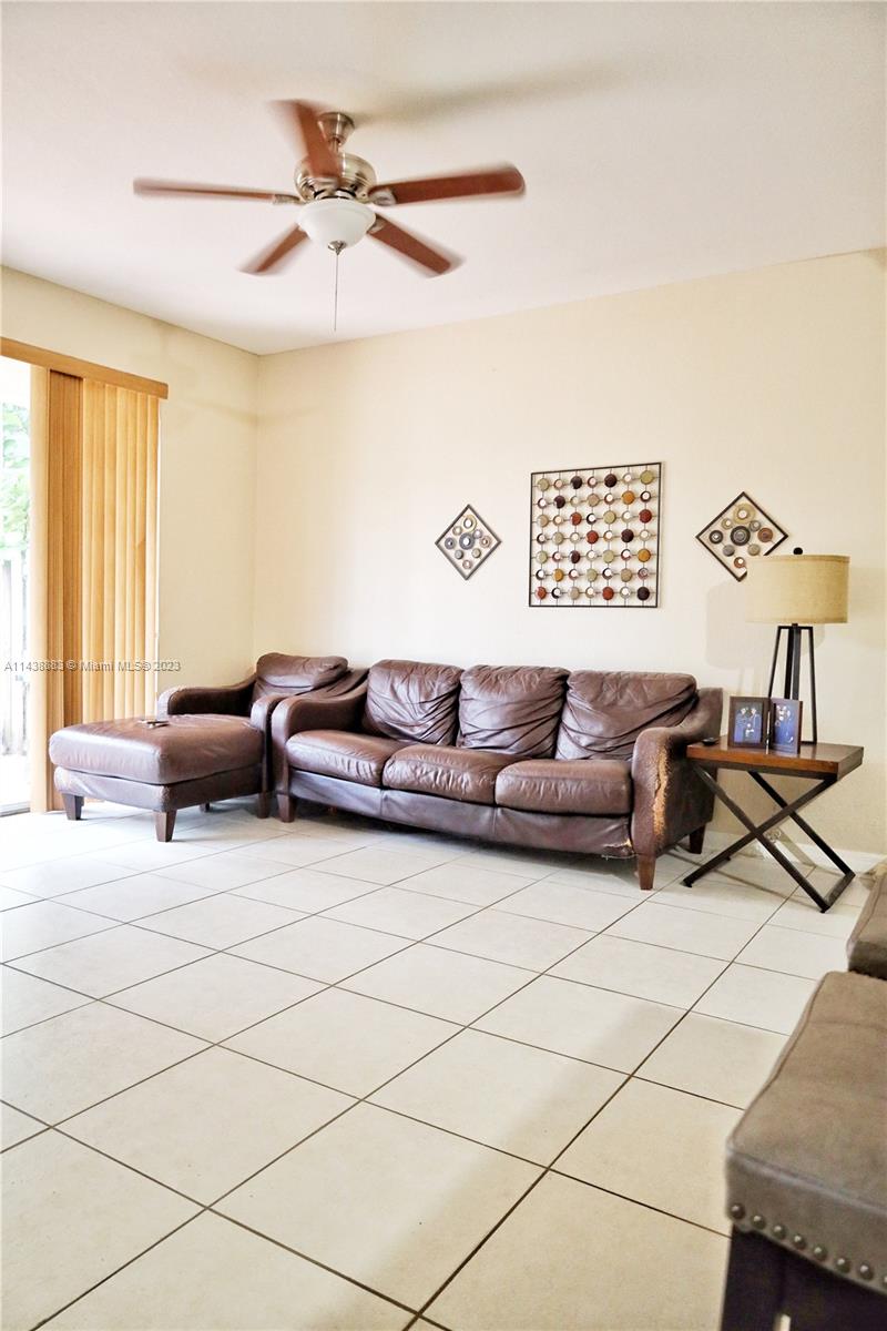 301 Southwest 87th Path Miami, FL 33174 - Photo 10 of 22 a living room with furniture